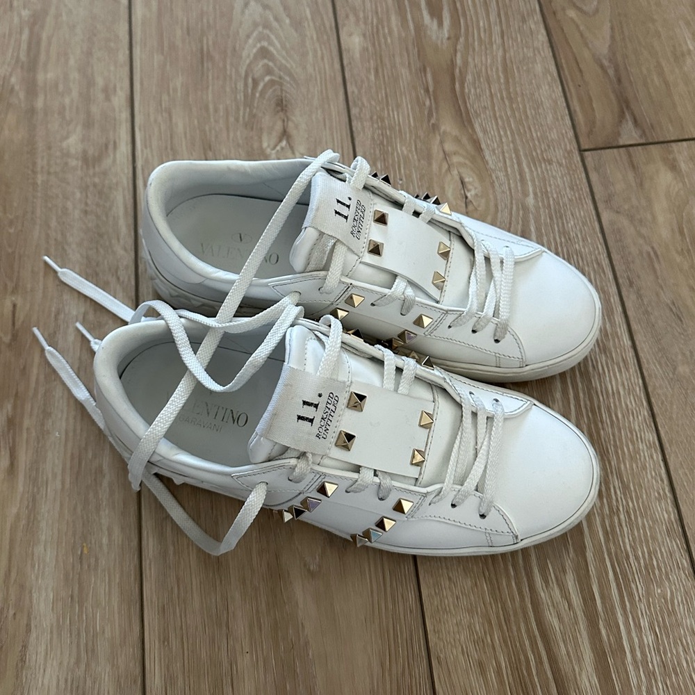 Valentino Garavani tennis shoes